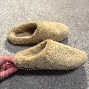*LIKE NEW* Indigo Rd. Tekle Scuff Slipper Faux Fur Cushioned Slip On - Size 9
